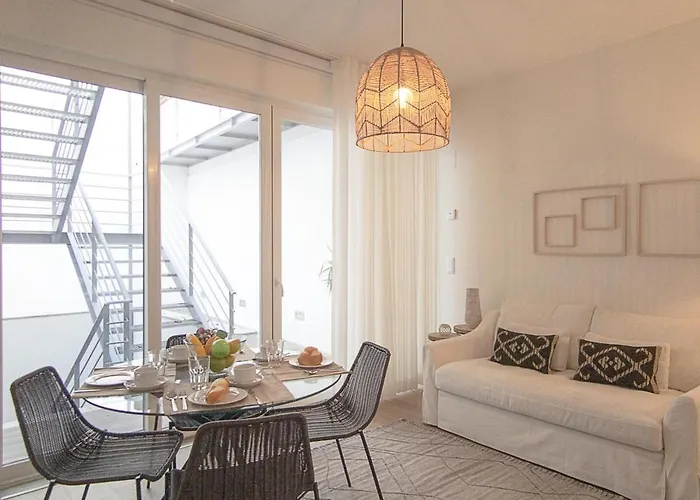 Principe Real Lovely With Ac Apartman