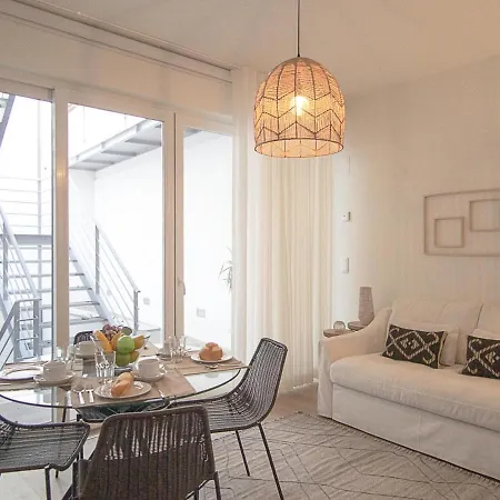 Principe Real Lovely With Ac Apartment