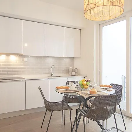 Apartamento Real Lovely With Ac Lisboa